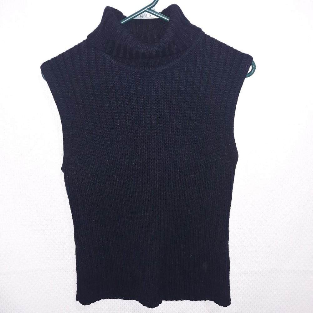 Seduction Sleeveless Turtleneck Sweater -Womans